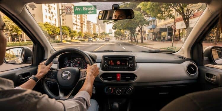 Saber a velocidade ideal ao dirigir aumenta autonomia do seu carro em mais de 100 km com o mesmo tanque