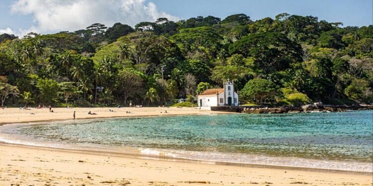 Praia nordestina é escolhida a melhor do mundo em ranking atualizado e chama atenção de turistas internacionais