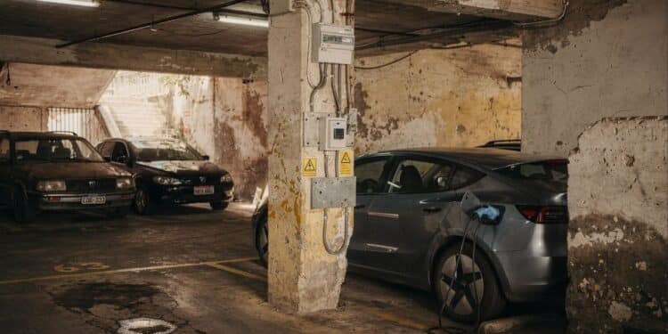 6 motivos que fazem motoristas se arrependerem de comprar um carro elétrico