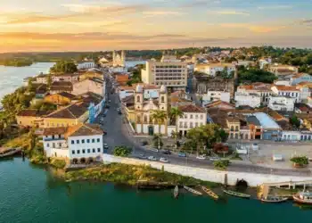 Uma cidade do Nordeste está sendo chamada de "Atenas Alagoana" por lembrar a beleza da capital da Grécia antiga