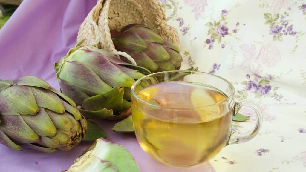 Chá de ervas de alcachofra - Créditos: depositphotos.com / Tolikoff