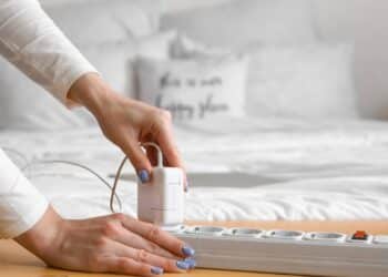 Esses aparelhos não foram feitos para extensão elétrica e podem causar superaquecimento ou até incêndio