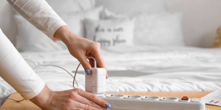 Esses aparelhos não foram feitos para extensão elétrica e podem causar superaquecimento ou até incêndio