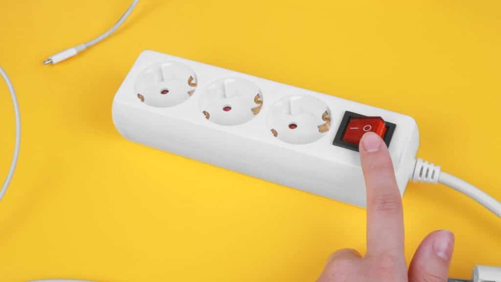 Esses aparelhos não foram feitos para extensão elétrica e podem causar superaquecimento ou até incêndio