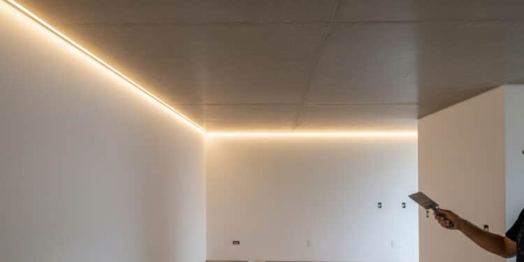 Adeus teto de gesso: a nova tendência favorita dos arquitetos é o teto de cimento queimado, perfeita para reformas rápidas com estilo, custo baixo e zero quebra-quebra pesado