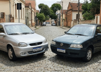 Dois carros indicados por mecânico com oito anos de experiência se destacam por manutenção possível com salário mínimo