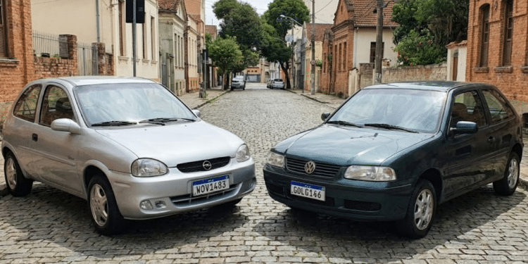 Dois carros indicados por mecânico com oito anos de experiência se destacam por manutenção possível com salário mínimo