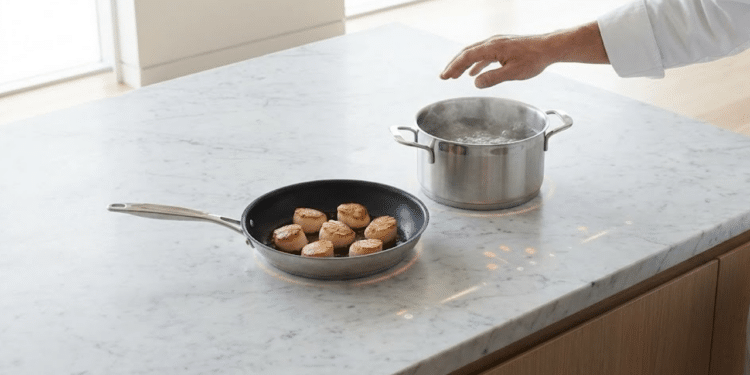 Fogão invisível que não queima a mão chama atenção na internet ao unir tecnologia, segurança e visual moderno na cozinha