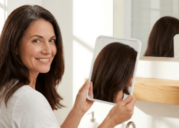 Tintas sem amônia: oito opções que disfarçam os fios brancos sem agredir ou ressecar os fios