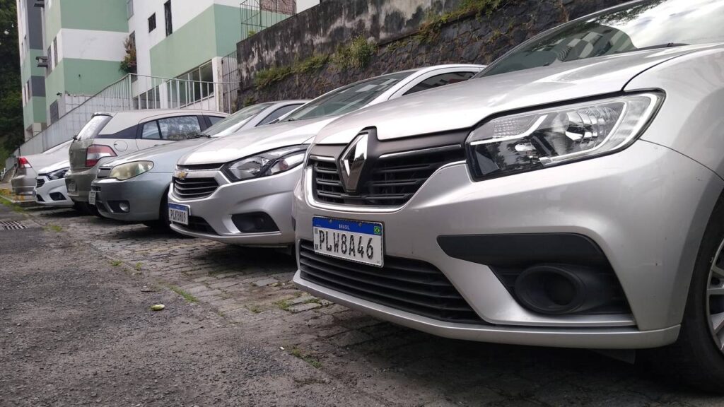 Quem não trocar a placa para o modelo Mercosul no prazo determinado poderá sofrer penalidades conforme nova regra