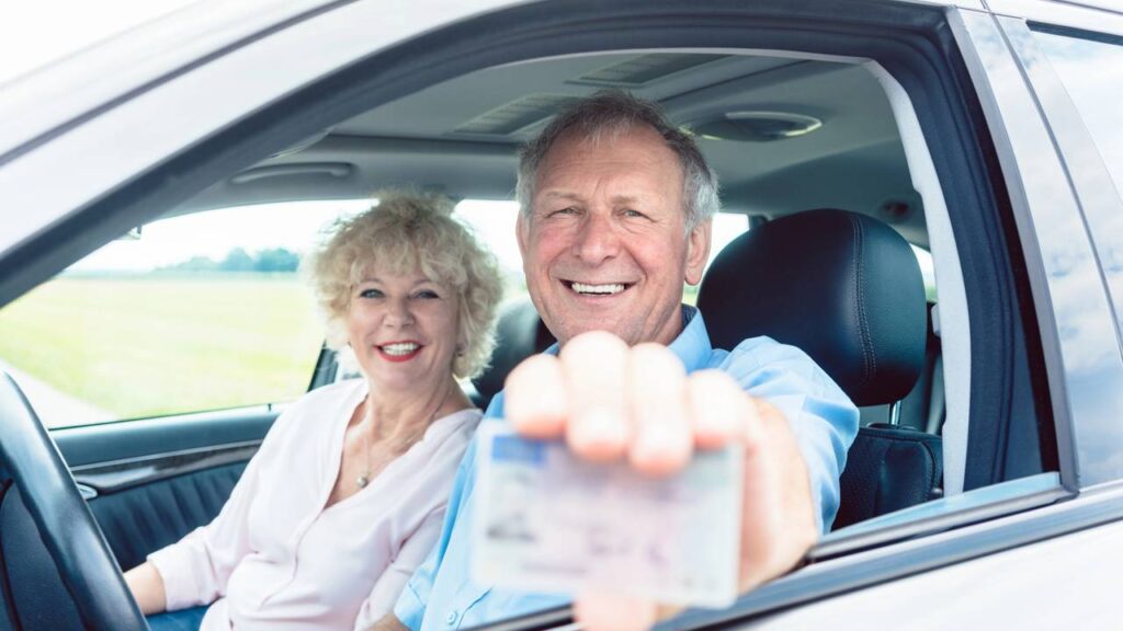 CNH terá regras diferentes para quem tem mais de 50 anos e alterações exigem atenção dos motoristas em 2026