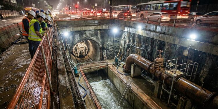 Mais de 700 km de túneis enterrados mudam o jeito como São Paulo enfrenta chuva e esgoto