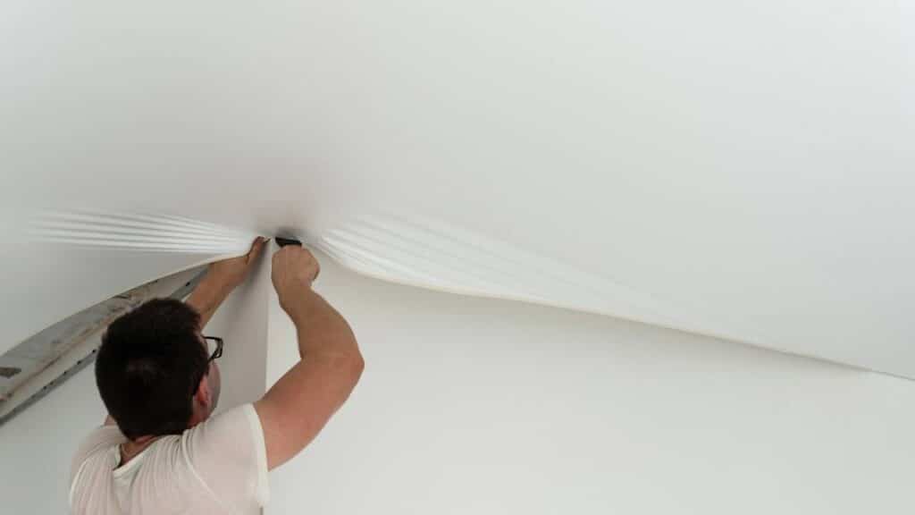 Adeus gesso tradicional: técnica mais rápida e limpa para o teto está conquistando brasileiros que querem reformar sem dor de cabeça