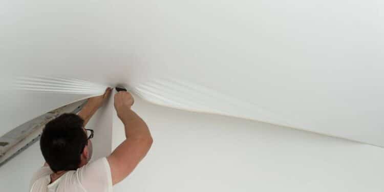 Adeus ao teto de gesso: novo tipo de revestimento é bem mais barato e deixa as reformas rápidas e sem sujeira