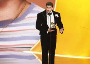 Cantor Bad Bunny faz discurso contra Donald Trump e chama atenção no Grammy
