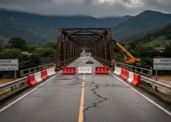 Interdição total de ponte que liga SP a MG preocupa motoristas após identificação de trincas e departamento de estradas emite alerta sobre sinalização instalada no local