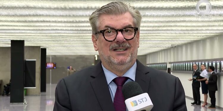 STJ determina afastamento de ministro acusado de importunação sexual por prazo indefinido