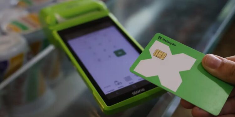 Decreto do governo altera regras do vale-alimentação e do vale-refeição e afeta trabalhadores pelo Brasil