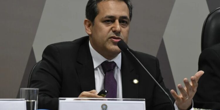 Presidente da Unafisco afirma que "é menos arriscado fiscalizar membros do PCC do que altas autoridades da República"