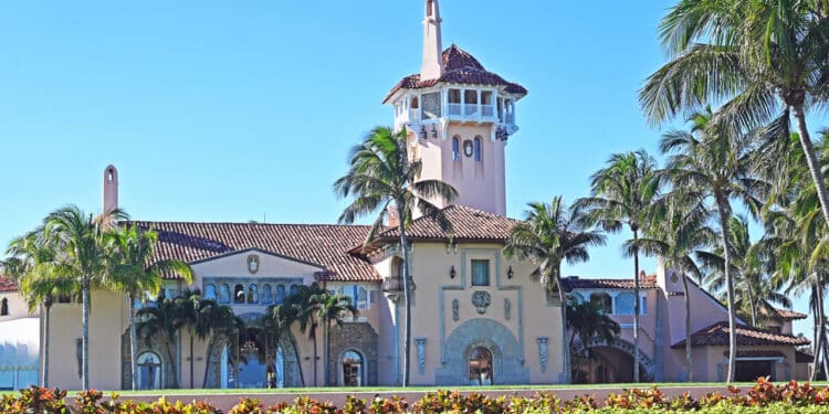 Tentativa de invasão em resort de Trump termina com suspeito morto pelo Serviço Secreto americano