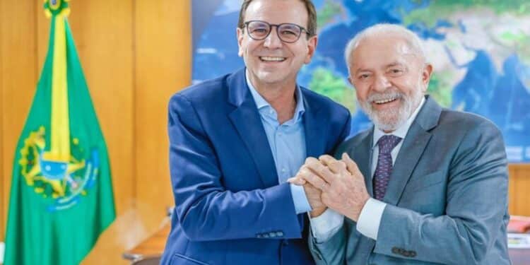 Indicação da família Bolsonaro para governo do Rio assusta grupos de Eduardo Paes e Lula