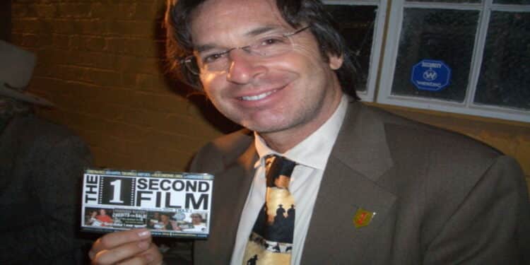 Morte do ator Robert Carradine choca fãs e reacende debate sobre transtorno bipolar