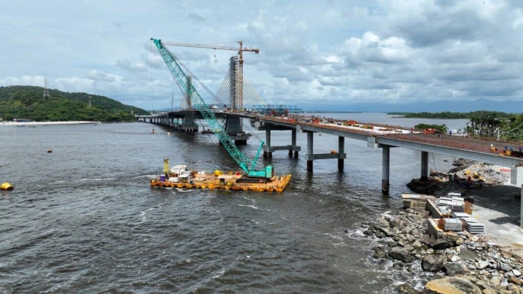 Ponte de Guaratuba alcança marco histórico com instalação do último estai e megaobra se aproxima de ser entregue em 2026, com investimento de R$ 386,9 milhões
