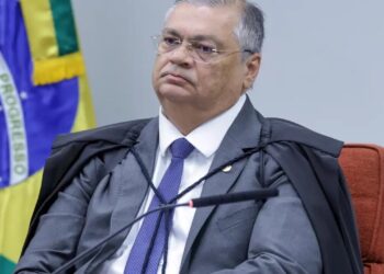 Dino confirma liberação de emendas de Ramagem e Eduardo a suplentes e recusa novo prazo a Zambelli