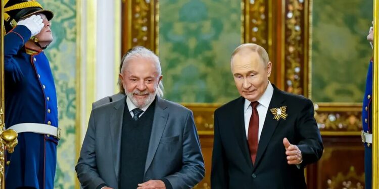 Brasil e Rússia anunciam "compromisso com a paz" em novo acordo internacional