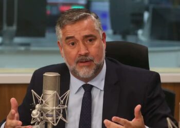 Paulo Pimenta promete acionar Alcolumbre para impedir quebra de sigilo de Lulinha