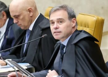 André Mendonça afirma durante congresso que quebra de confiança de agente público "exige repressão"