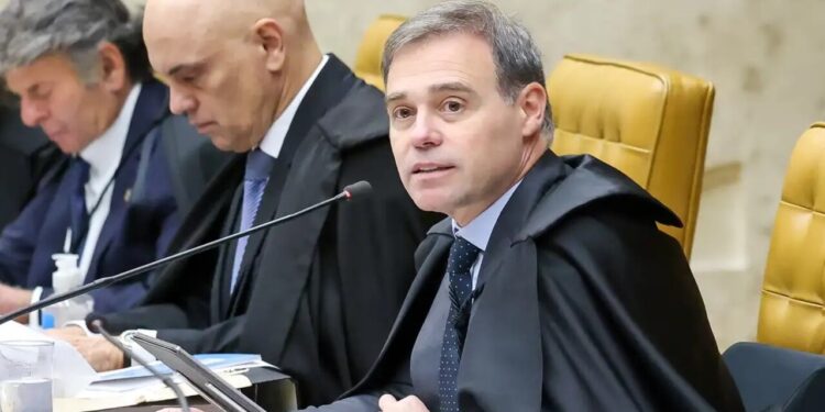 Mendonça toma decisão e medidas afastam indicados de Toffoli em julgamento do caso Master