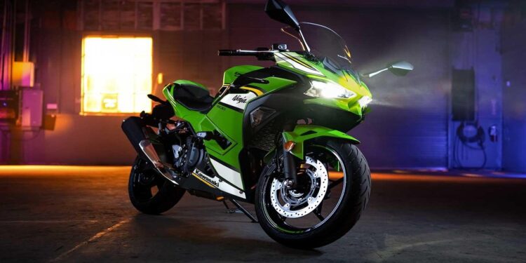 Moto esportiva começa a redefinir o conceito de uso diário e diversão no fim de semana