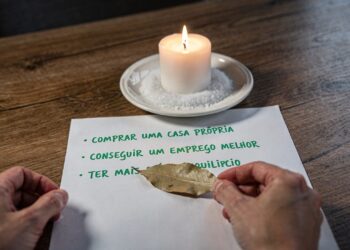 Faça a poderosa simpatia de folha de louro nesta última semana de fevereiro e renove as energias