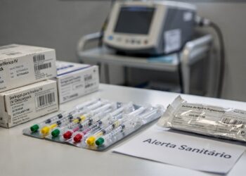 Nova resolução da Anvisa em 2026 retira cateteres e ventiladores pulmonares de circulação após falha técnica