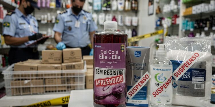 Anvisa determinada retirada de gel cabelo das prateleiras e recolhe lotes de álcool por contaminação bacteriana