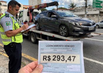 Multa de R$ 293 e guincho de R$ 530 já atingem motoristas que não estiverem com esse documento no carro em 2026