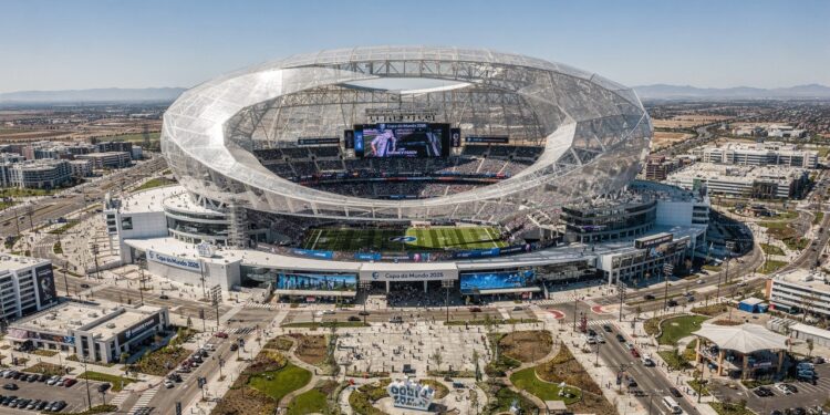 Arena rebaixada do SoFi Stadium exige escavação gigantesca e reforça drenagem e estabilidade para operar com eficiência
