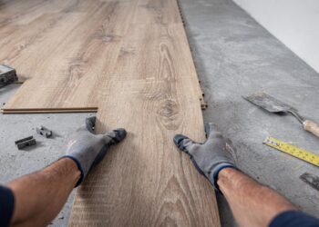 Piso de porcelanato perde espaço e uma nova tendência de design passa a dominar projetos residenciais