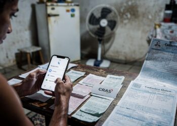 Repasse mínimo de R$ 600 e desconto de 65% na luz para brasileiros que moram sozinhos através do CadÚnico