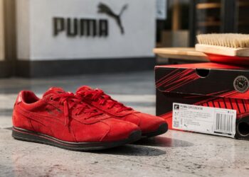 Sucesso dos anos 70 retorna forte e tênis flats retrô valorizam looks de alfaiataria com sofisticação discreta e conforto