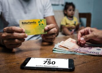 Famílias com crianças de até 6 anos podem garantir benefício mensal de R$ 750 em 2026