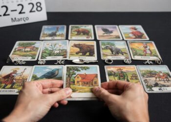 Previsões do Baralho Cigano para os últimos dias de fevereiro exigem cautela dos 12 signos contra a vampirização energética e a impulsividade