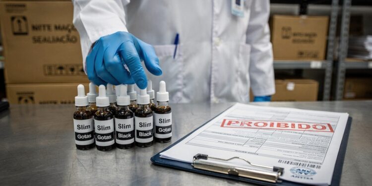 Anvisa retira suplemento amplamente vendido após alerta de risco aos consumidores