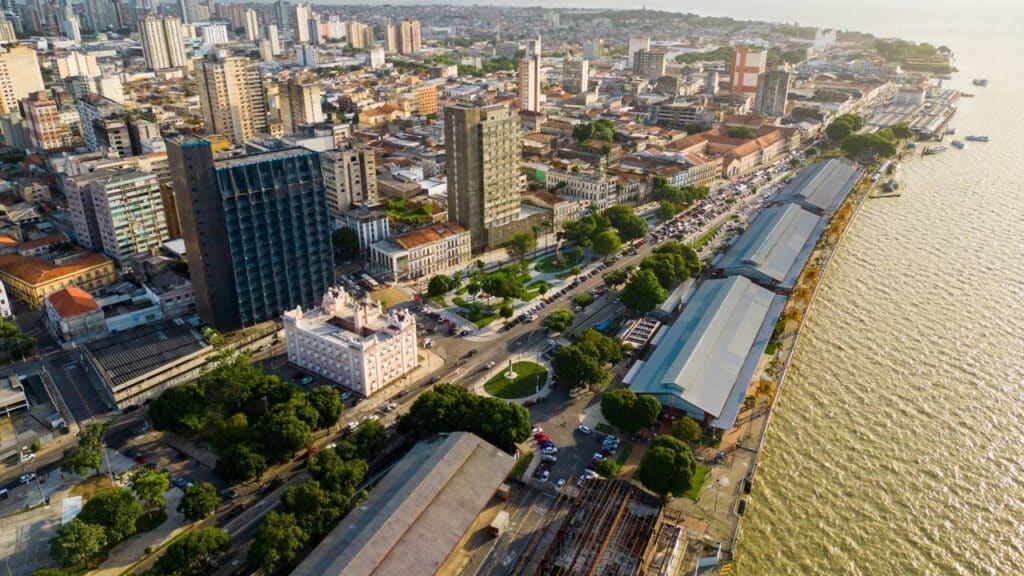 A "Metrópole da Amazônia" supera capitais famosas e abriga a maior feira a céu aberto da América Latina