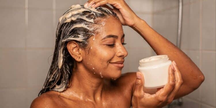 Top 4 máscaras capilares acessíveis que salvam o cabelo e garantem efeito de salão em 2026