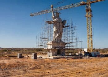 Prefeito anuncia megaobra que pode erguer a maior estátua do Brasil com 94 metros e inauguração em 2026