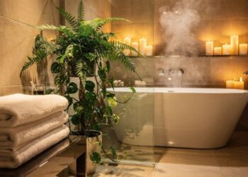 Transforme seu banheiro em um spa em casa usando madeira plantas e organização para reduzir o estresse e relaxar todos os dias