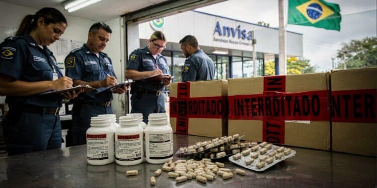 Anvisa determina recolhimento total de suplementos após identificar falhas graves de fabricação e controle