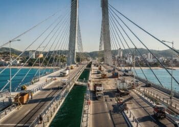 A Ponte de Guaratuba chega a 91% de execução e entra na união do trecho estaiado com o pré-moldado